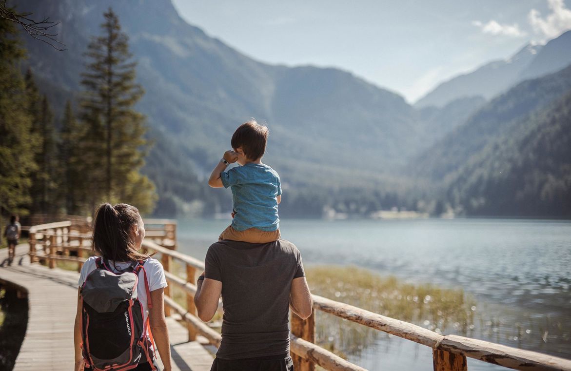 2021-07-family-antholzer-see-c-manuel-kottersteger-archiv-tourist-info-antholzertal